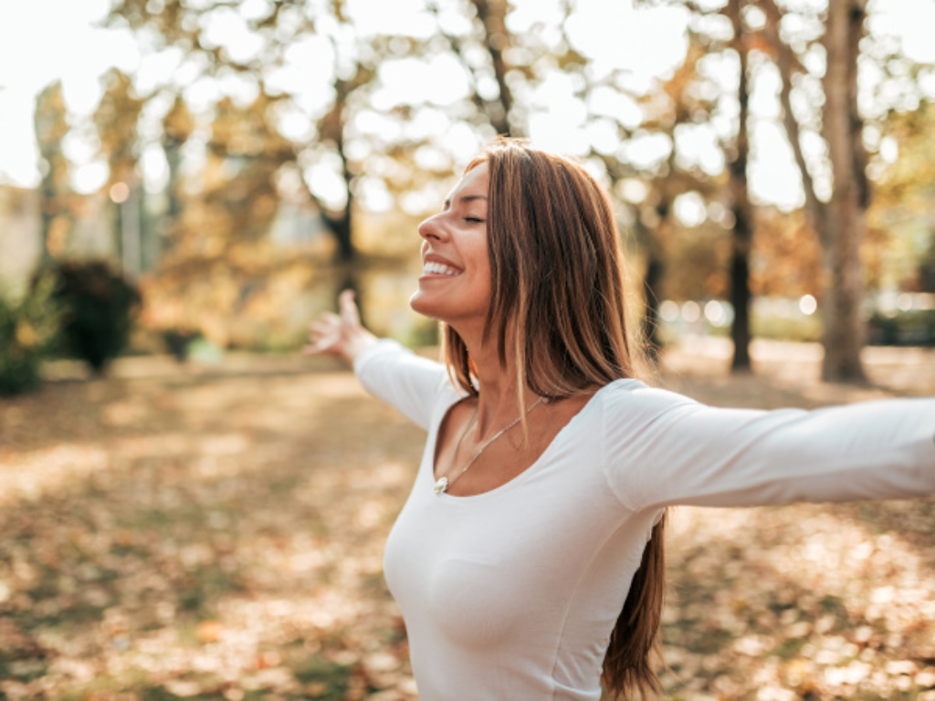 VIDEO TRÉNING: Ako sa upokojiť pomocou dychu a power jogy