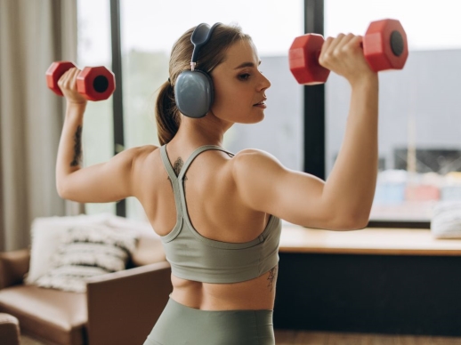 5 silových cvikov po 40-ke, ktoré formujú postavu lepšie než kardio